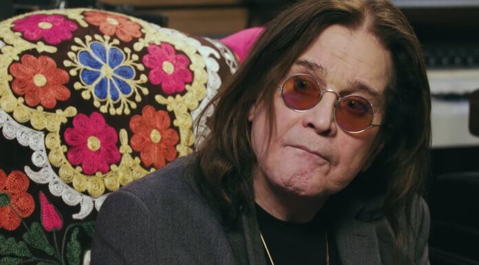 Fotos recentes mostram Ozzy Osbourne em estado frágil; veja