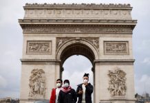 França determina fechamento de boates em meio a aumento de infecções da Covid-19