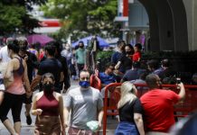 Governo de SP mantém obrigatoriedade do uso de máscaras em ambientes abertos