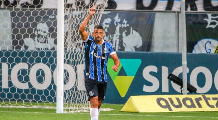 Grêmio anuncia saídas de Cortez, Rafinha e Diego Souza