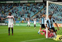 Grêmio vence o São Paulo por 3 a 0 e respira no Campeonato Brasileiro