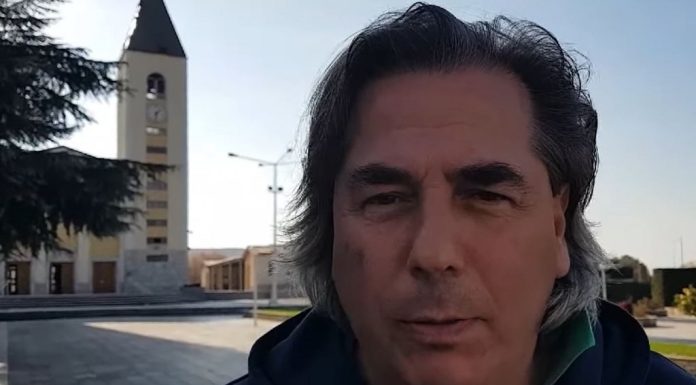 Líder de movimento contra imunização na Itália decide se vacinar após sobreviver à Covid-19