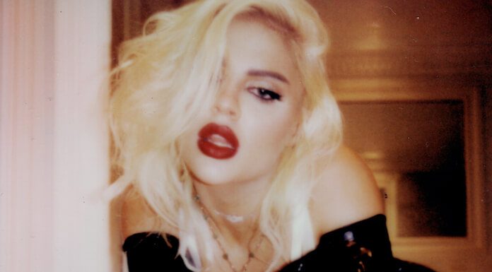 Luísa Sonza lança clipe poderoso (e polêmico) de “ANACONDA *o* ~~~”