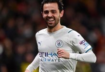 Manchester City vence, aproveita tropeço do Chelsea e assume liderança do Campeonato Inglês