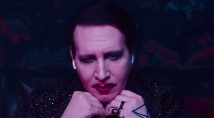 Marilyn Manson: casa do cantor é alvo de buscas