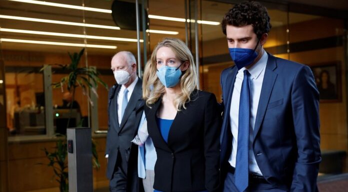 Mitologia em torno do Vale do Silício ajudou startup de diagnósticos a lucrar bilhões com exames falsos