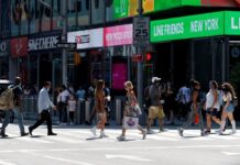 Nova York bate o recorde de 21 mil casos de Covid-19 em um dia