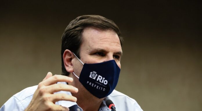 Paes afirma que não exigirá atestado médico para vacinação de crianças contra Covid-19 no Rio