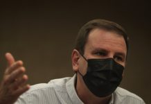 Paes justifica passaporte da vacina com variante Ômicron, mas não cancela eventos, diz Fiuza