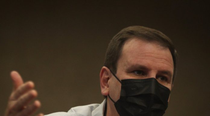 Paes justifica passaporte da vacina com variante Ômicron, mas não cancela eventos, diz Fiuza