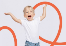 Pais de criança de 3 anos fazem vaquinha para custear tratamento de US$ 2,5 milhões contra doença rara