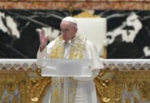 Papa Francisco condena violência contra mulheres: ‘Problema quase satânico’