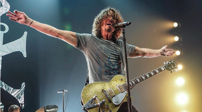 Pouco antes de sua morte, Chris Cornell emocionou com performance de “Black Hole Sun” na TV