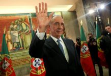 Presidente de Portugal dissolve parlamento e convoca eleições antecipadas em janeiro