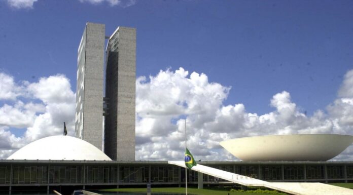 Reforma política precisa entrar na ordem do dia da campanha eleitoral de 2022