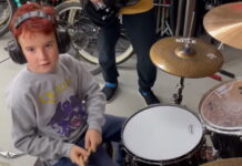Aos 10 anos, filho de Scott Ian (Anthrax) toca Sepultura com pai em vídeo