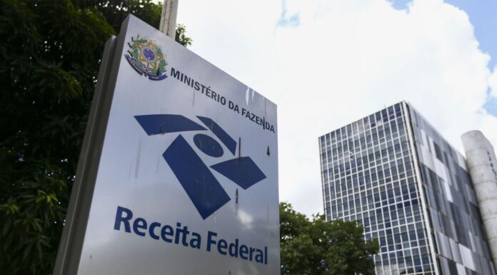 Arrecadação federal atinge R$ 1,87 trilhão e bate recorde recorde em 2021