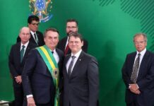 Bolsonaro confirma pré-candidatura de Tarcísio de Freitas ao governo de São Paulo