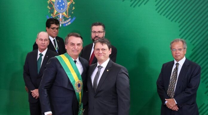 Bolsonaro confirma pré-candidatura de Tarcísio de Freitas ao governo de São Paulo