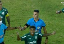 Copinha: Torcedores do São Paulo invadem gramado em jogo contra Palmeiras; canivete é encontrado