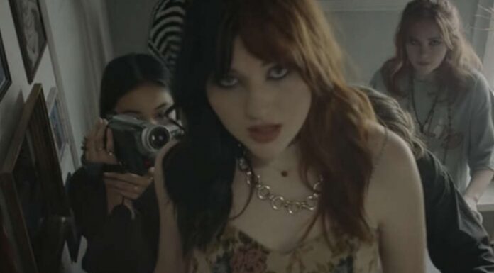 Depois de nove semanas, GAYLE chega ao topo da parada britânica de singles com “ABCDEFU” – Música