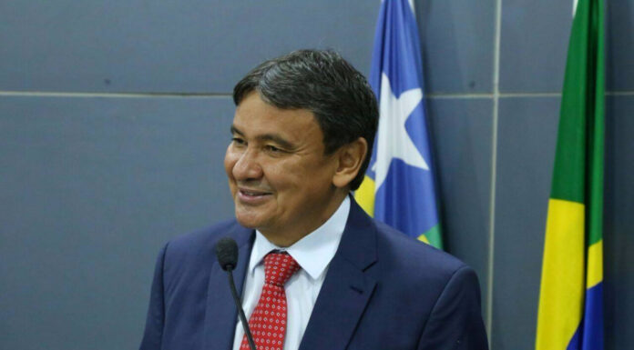 Dias rebate Lira e diz que proposta da Câmara ‘não resolve’ alta do preço de combustíveis