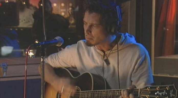 Em 2003, Chris Cornell e o Audioslave faziam sessão lendária em estúdio