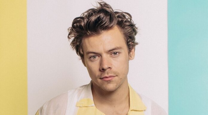 Harry Styles confirma três shows no Brasil em dezembro