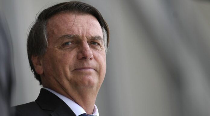 Moraes dá dois dias para Bolsonaro se manifestar sobre suposta propaganda eleitoral antecipada