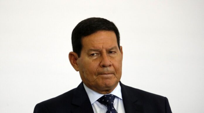 Mourão diz que Rússia tem ‘direito de espernear’, mas que não acredita em invasão à Ucrânia