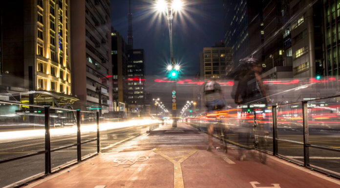 São Paulo, 468 anos: cidade desumana, generosa, que amamos e odiamos, da cracolândia, da Paulista e do caos