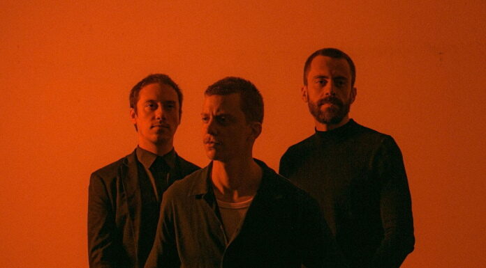 Scalene faz do caos transformação na inédita “DISCÓRDIA”; ouça