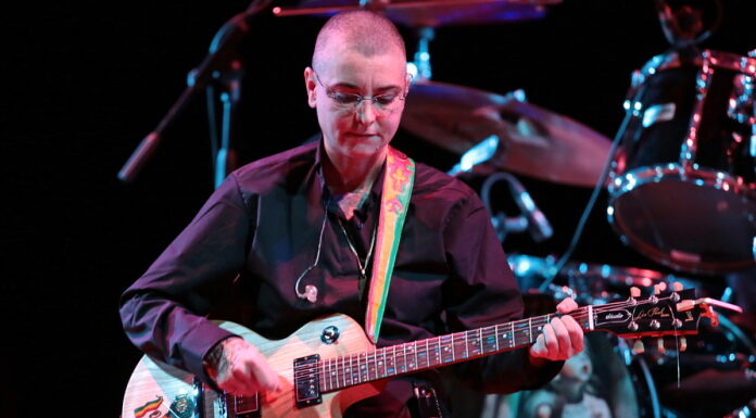 Sinéad O’Connor é hospitalizada dias após a morte do filho de 17 anos