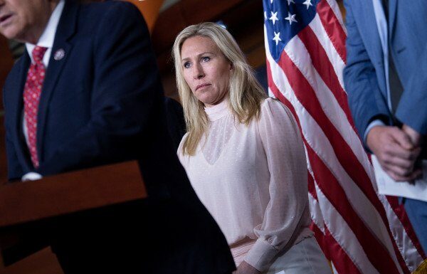 Twitter bane representante do Partido Republicano dos EUA da plataforma