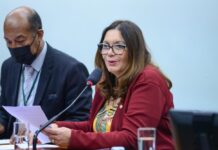 ‘Queremos que seja respeitado o direito de escolha dos pais’, diz Bia Kicis sobre vacinação