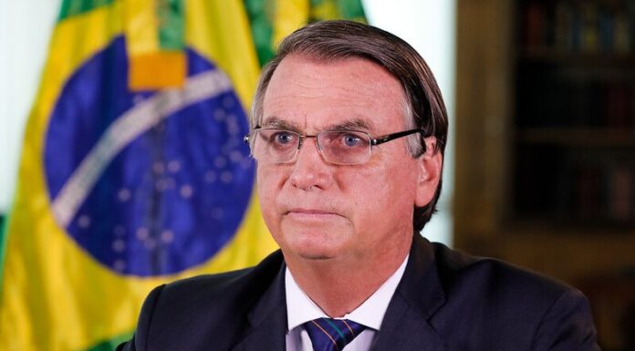 Bolsonaro diz que poderá dar aumento a policiais se houver acordo com demais categorias