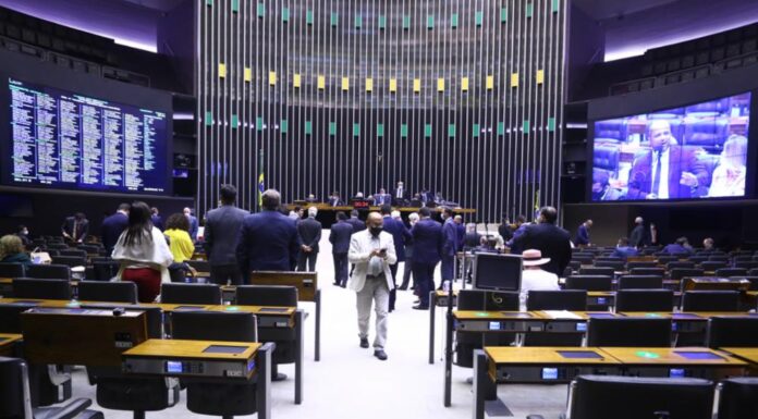 Câmara conclui votação de MP que obriga planos de saúde a cobrir tratamento oral contra o câncer