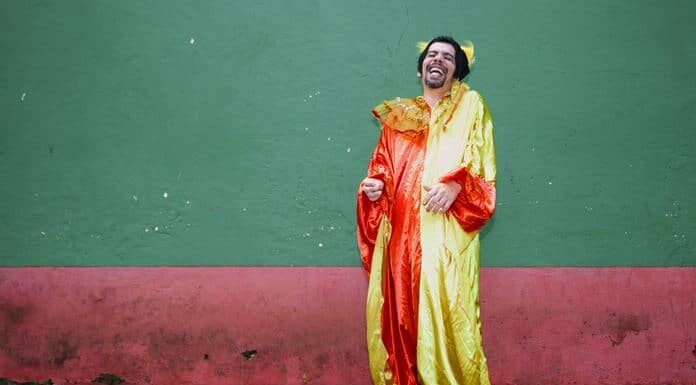 Chinaina fala ao TMDQA! sobre novo EP carnavalesco; ouça “Carnaval da Vingança”