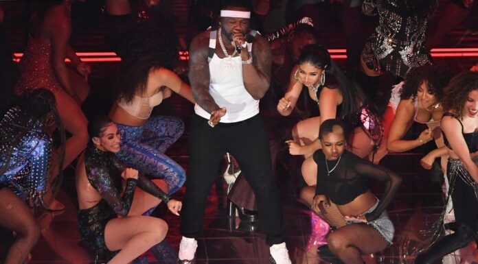Com aparição surpresa de 50 Cent, Super Bowl cumpre promessa de grande show de rap no intervalo – Fotos
