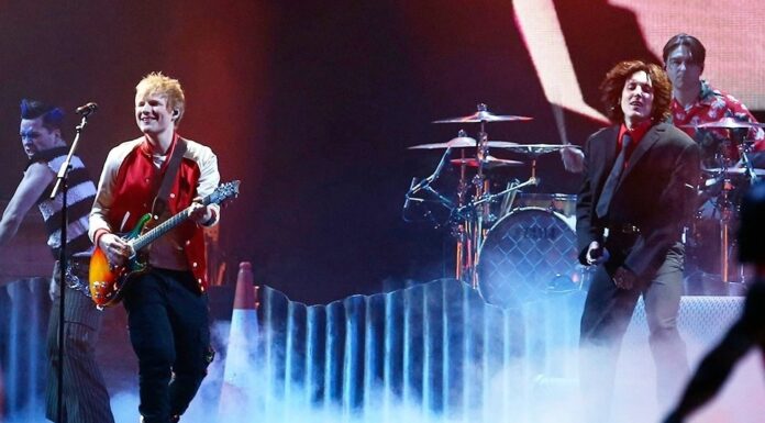 Ed Sheeran e Bring Me The Horizon tocam juntos ‘Bad Habits’ no Brit Awards; assista