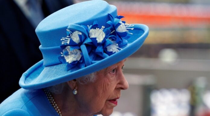 Elizabeth II celebra 70 anos de reinado: ‘Minha vida será sempre dedicada a servi-los’
