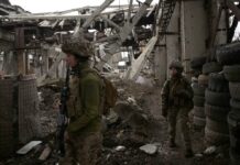 Forças russas continuam chegando à fronteira com Ucrânia, afirma Pentágono