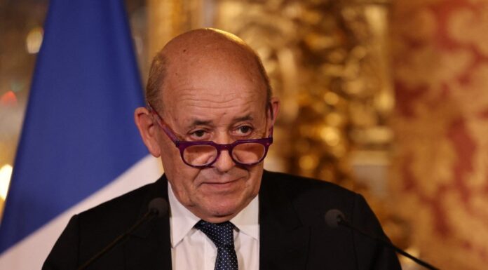 França se diz disposta a repatriar filhos de jihadistas na Síria