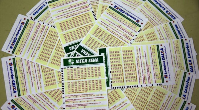 Mega-Sena acumula em R$ 12 milhões; veja números sorteados neste sábado