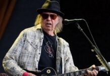 Neil Young faz apelo para que funcionários deixem o Spotify antes que empresa “devore suas almas” – Música