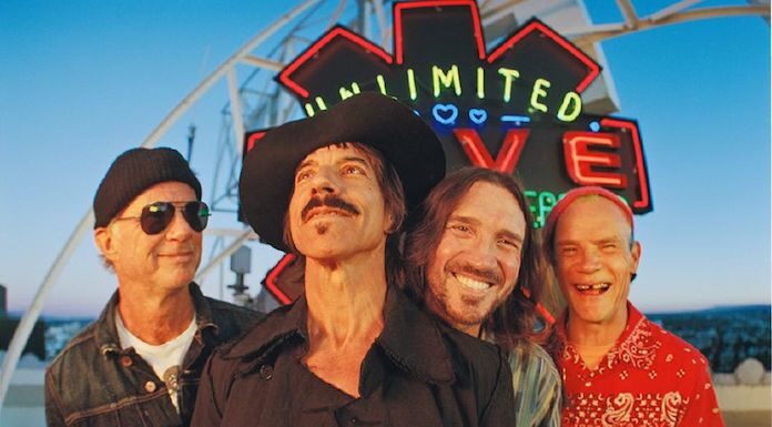 Red Hot Chili Peppers lança a nova “Black Summer” e anuncia disco; veja