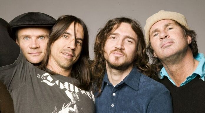 ‘Red Hot Chili Peppers’ lança o primeiro clipe em cinco anos com o retorno do guitarrista John Frusciante